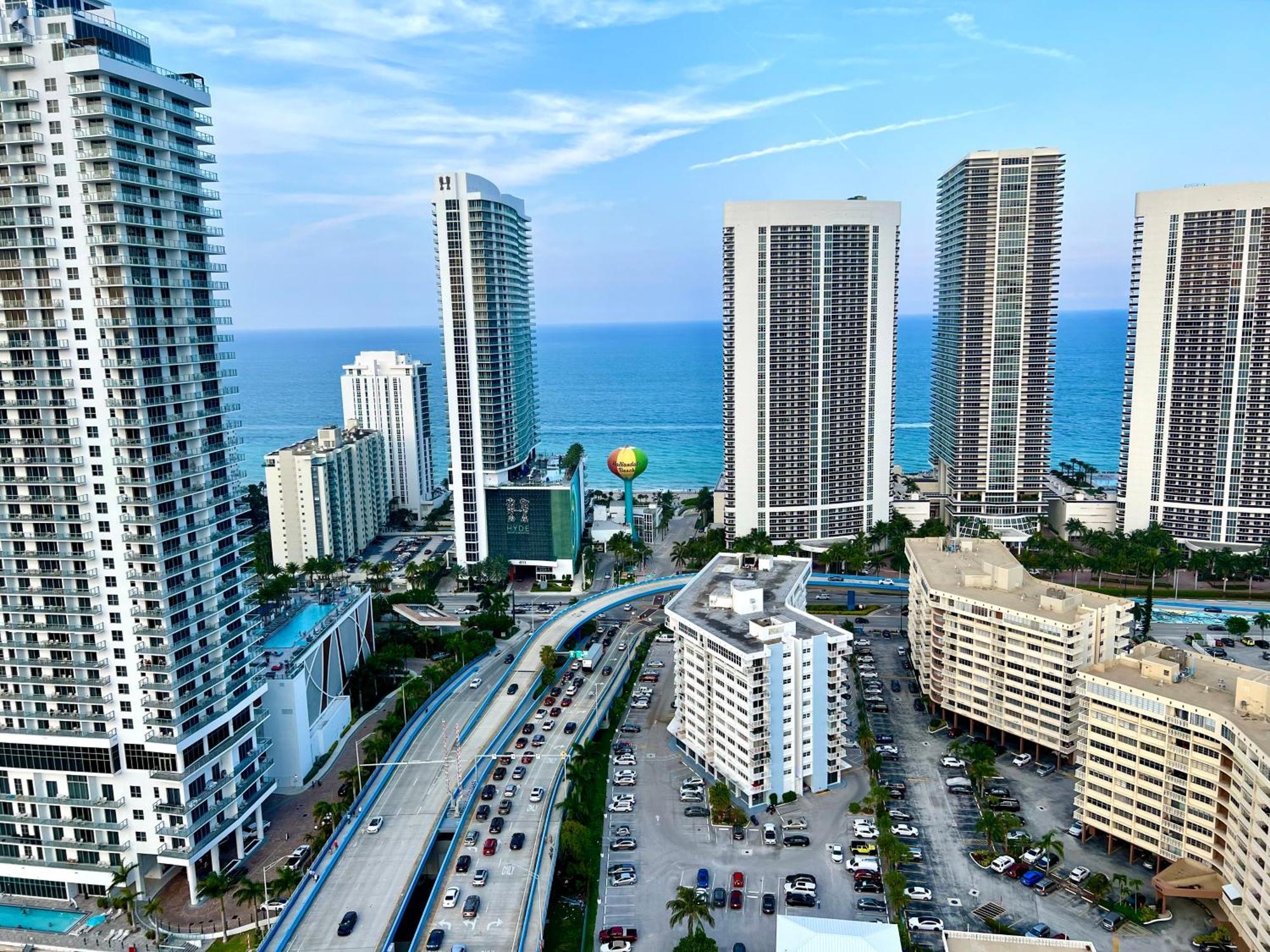 Mvr Apartments At Beachwalk Resort Hallandale Beach Exterior photo